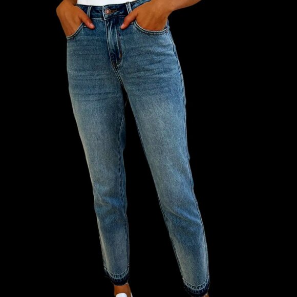 Judy Blue Full Size Mid Rise Rigid Magic Release Hem Jeans - Picture 1 of 4